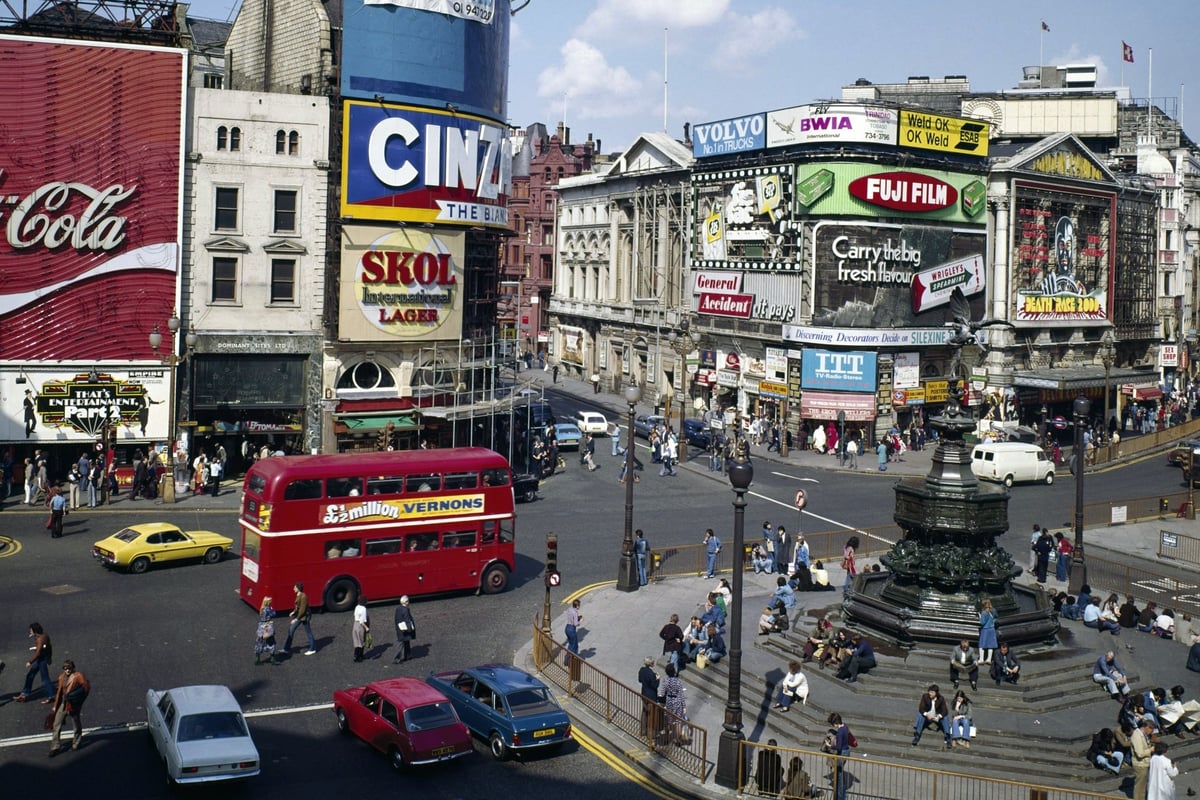 24 stunning images of the ‘60s by famed photographer John Hinde | London Evening Standard
