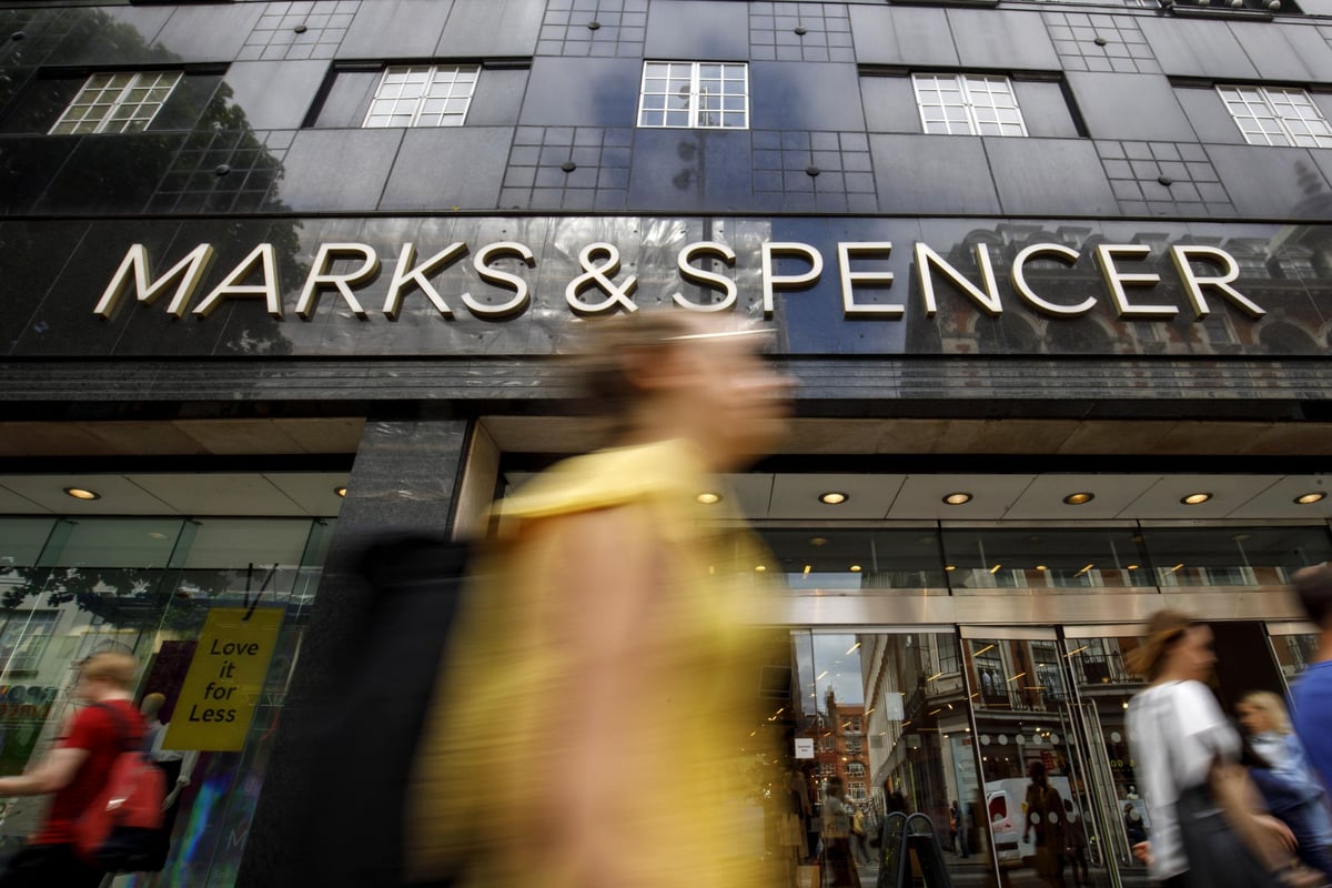 Marks and Spencer clash with police over plans to sell booze from 7am | London Evening Standard