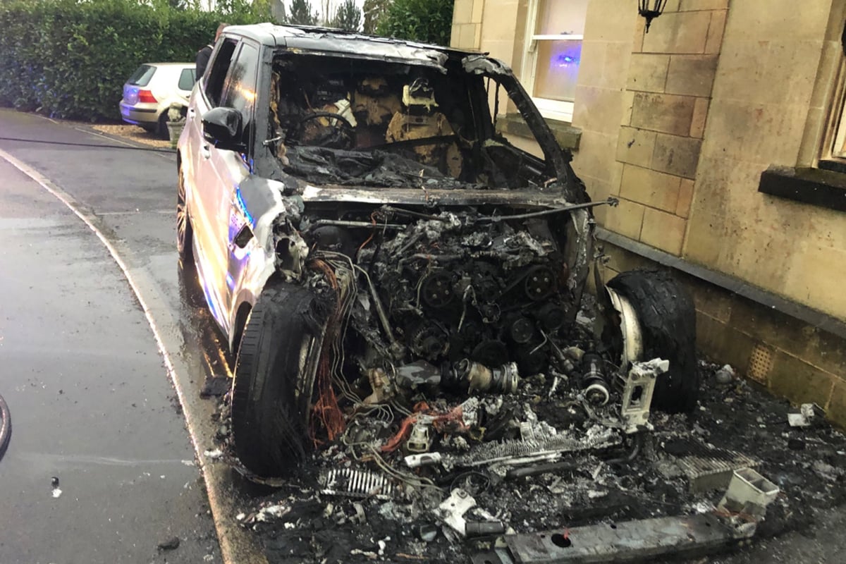 Olympic swimmer Sharron Davies flees from her Land Rover after her car bursts into flames due to ‘electrical fault’ | London Evening Standard