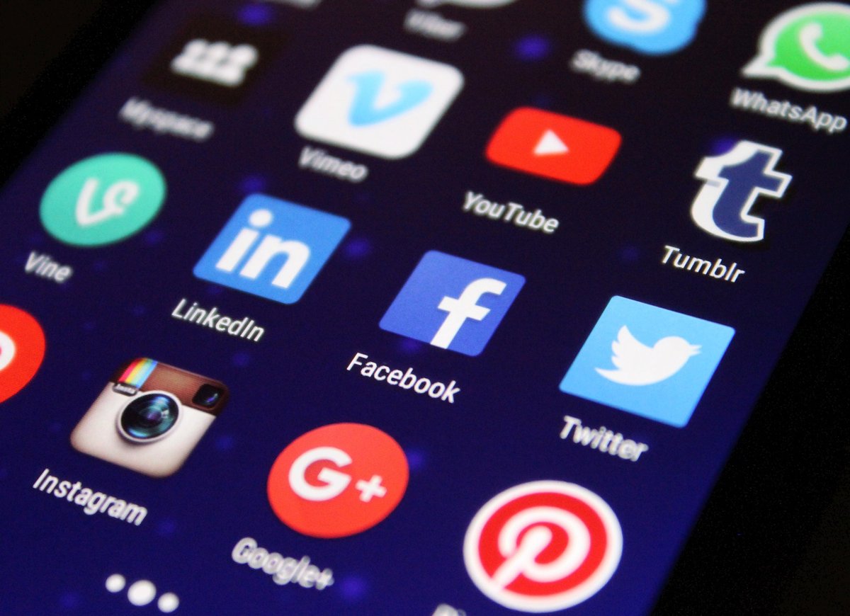 Social media depression 'twice as likely in teenage girls than boys' | London Evening Standard