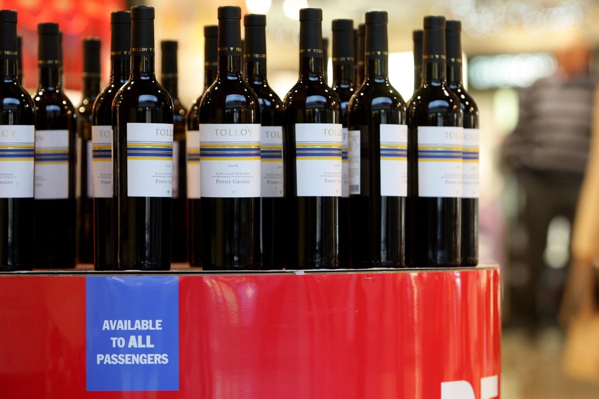 Brexit news latest: Duty-free purchases of cigarettes and alcohol to return under no deal plans | London Evening Standard