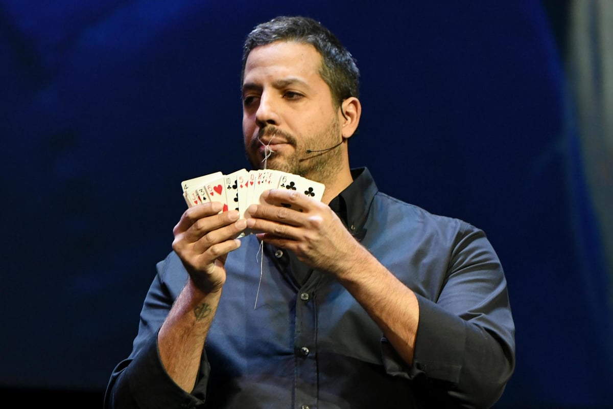 David Blaine plans flight to New York from New Jersey using just helium balloons | London Evening Standard