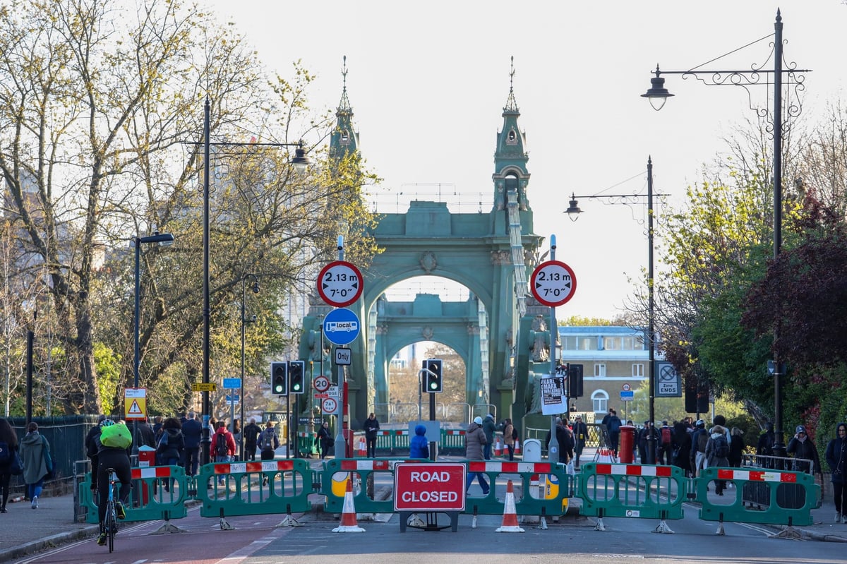 ‘Intolerable’ Hammersmith bridge closure must end, MPs tell Grayling | London Evening Standard