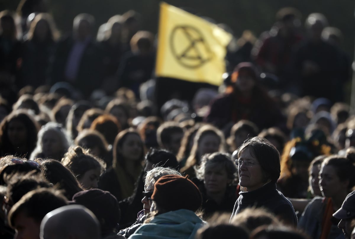Extinction Rebellion activists gather in Hyde Park to mark end of disruptive protests with 'closing ceremony' | London Evening Standard
