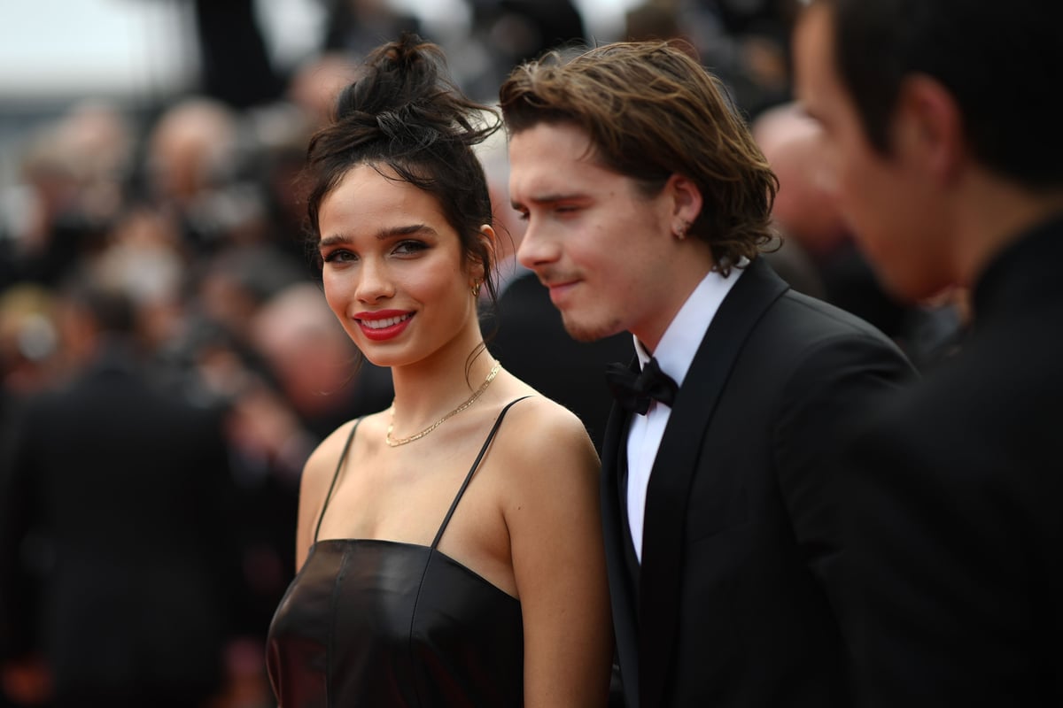 Brooklyn Beckham cradles girlfriend Hana Cross in loved-up snap amid argument rumours | London Evening Standard