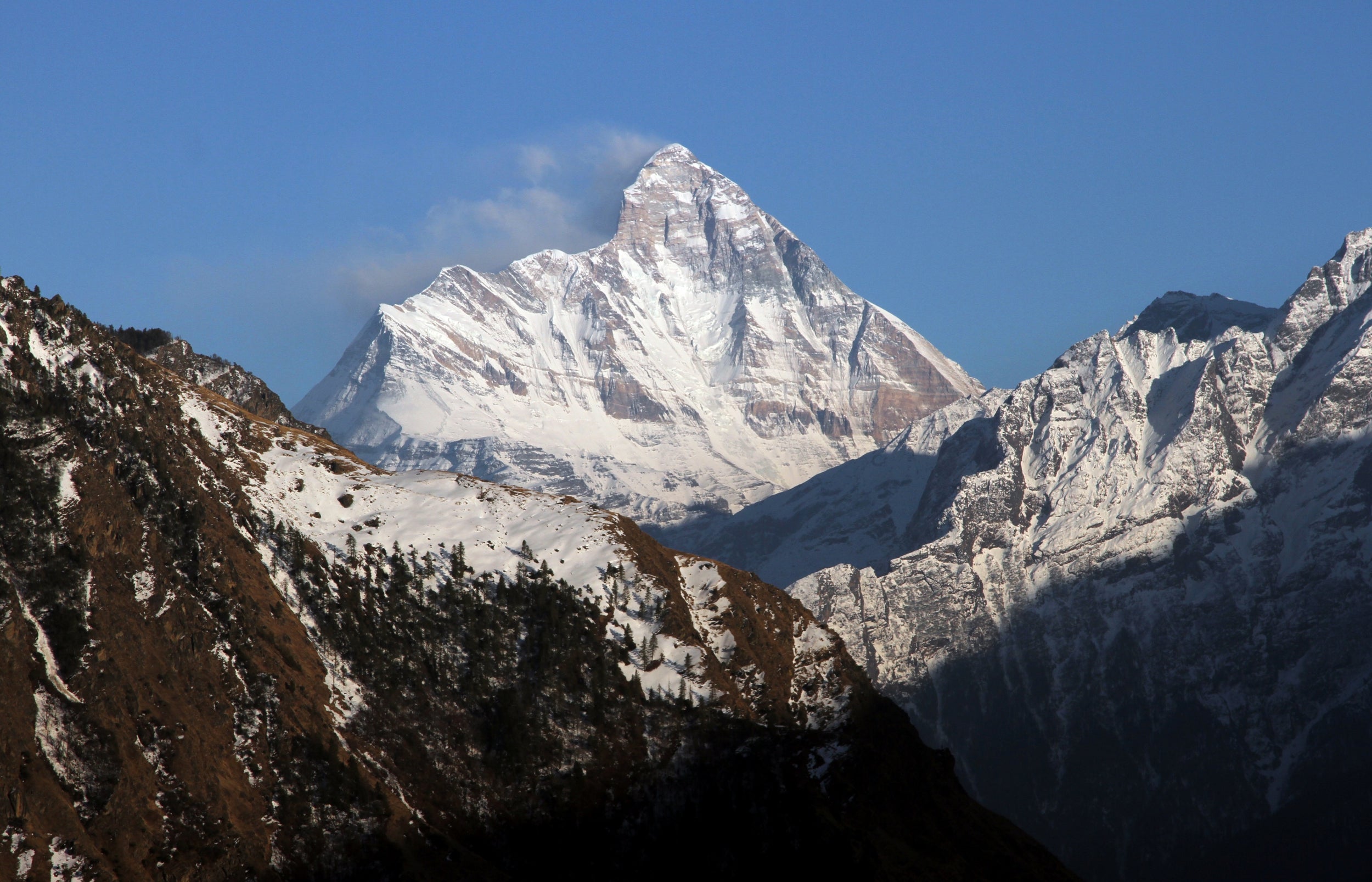 Chances are 'bleak' for missing climbers in Himalayas, rescuers say