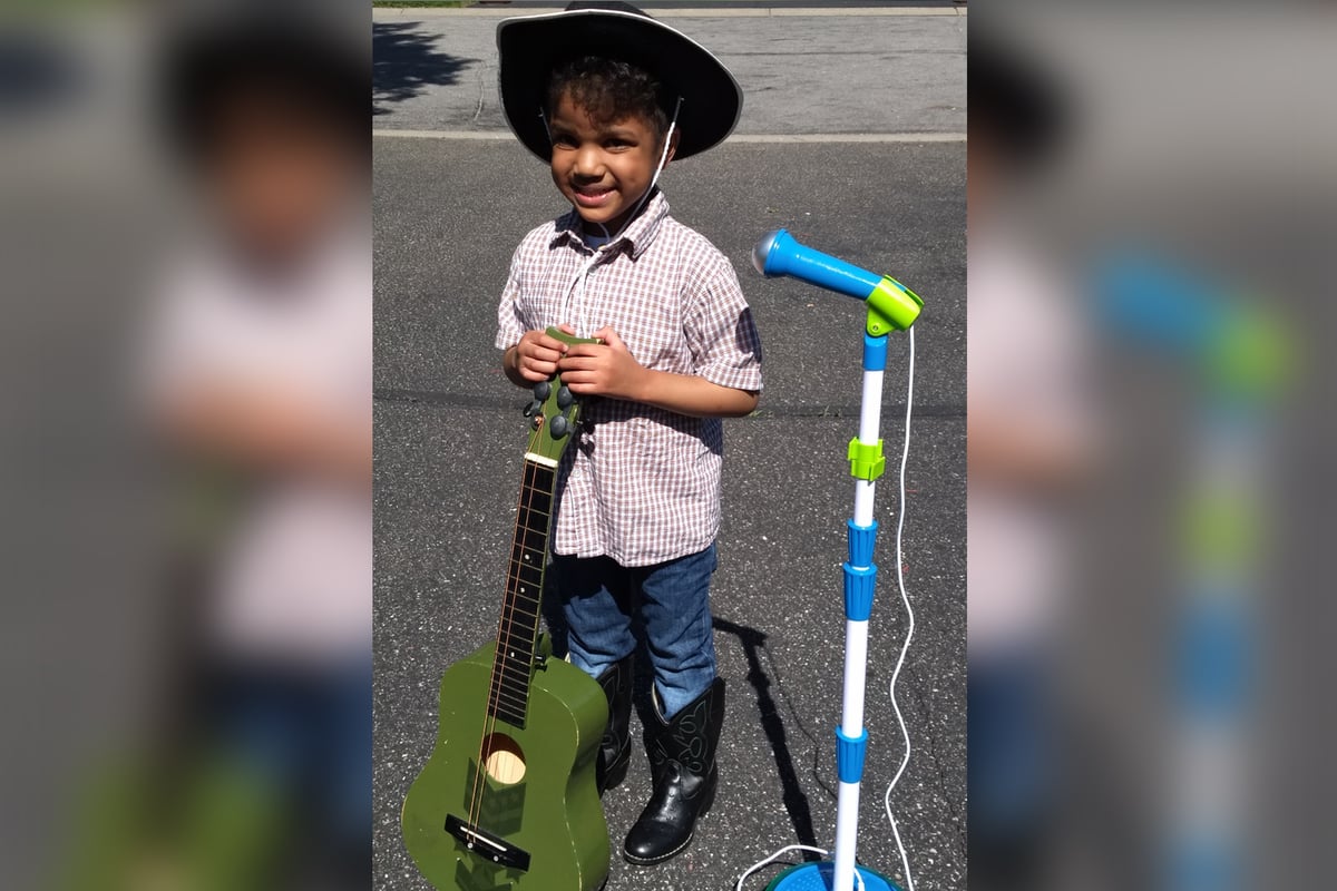 Autistic boy, 4, who is unable to talk becomes online sensation after singing along to Billy Ray Cyrus | London Evening Standard
