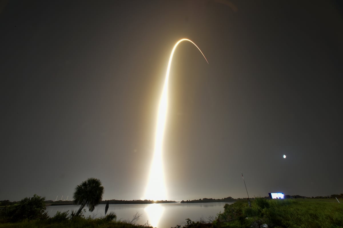 Nasa pairs with Elon Musk's SpaceX and Jeff Bezos' Blue Origin to speed up Moon and Mars trips | London Evening Standard