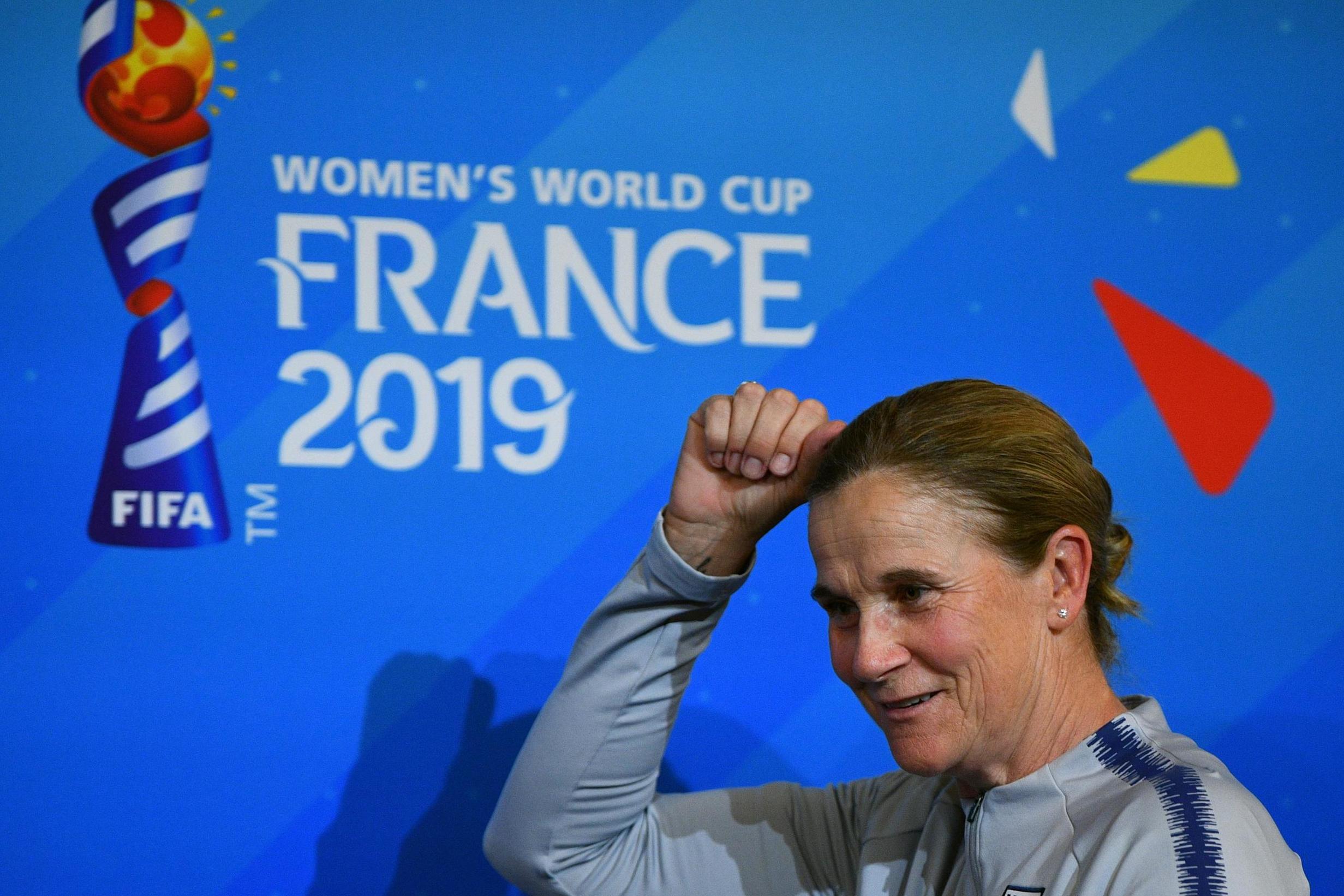 England vs USA: World Cup holders are not 'arrogant', insists Ellis