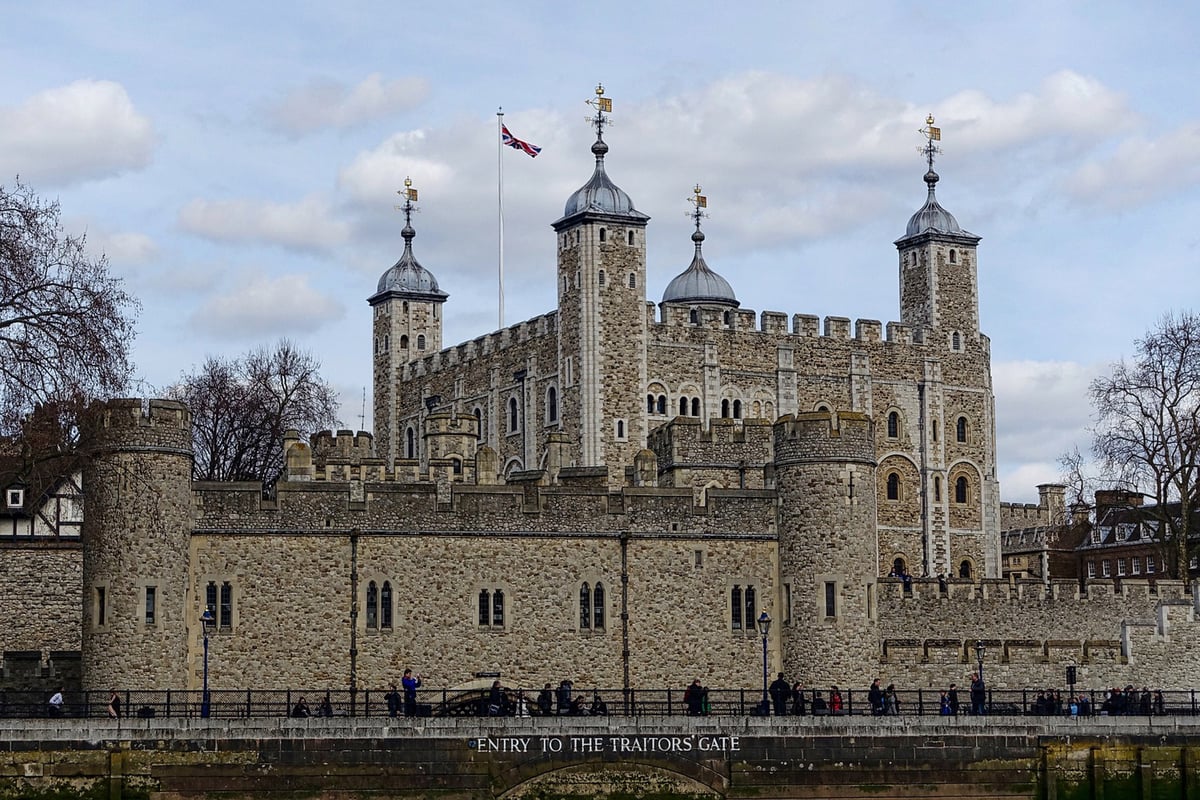 Tower of London investigates after guard 'caught watching porn’ | London Evening Standard