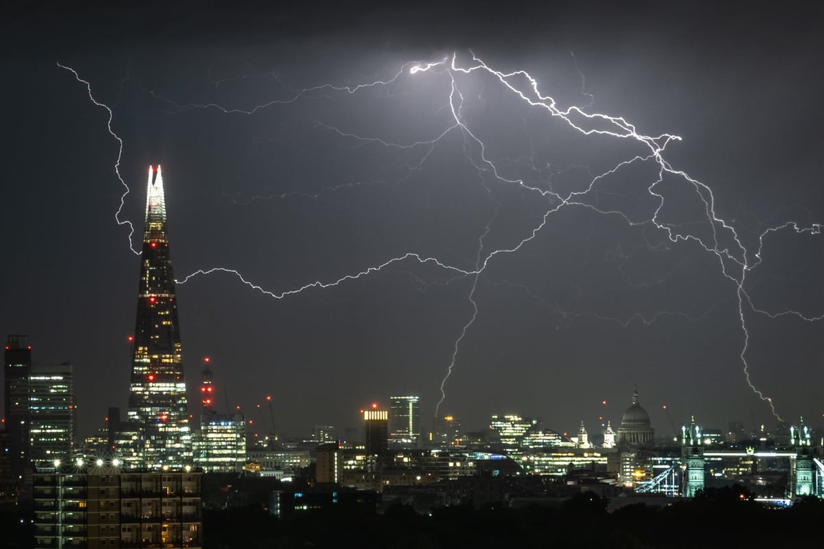 UK heatwave 2019: Britain struck by thunderstorms and lightning on one of its hottest ever nights | London Evening Standard