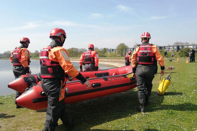UK heatwave: Firefighter recalls ‘single worst day for drowning’ in 25-year career as three people die during heatwave | London Evening Standard