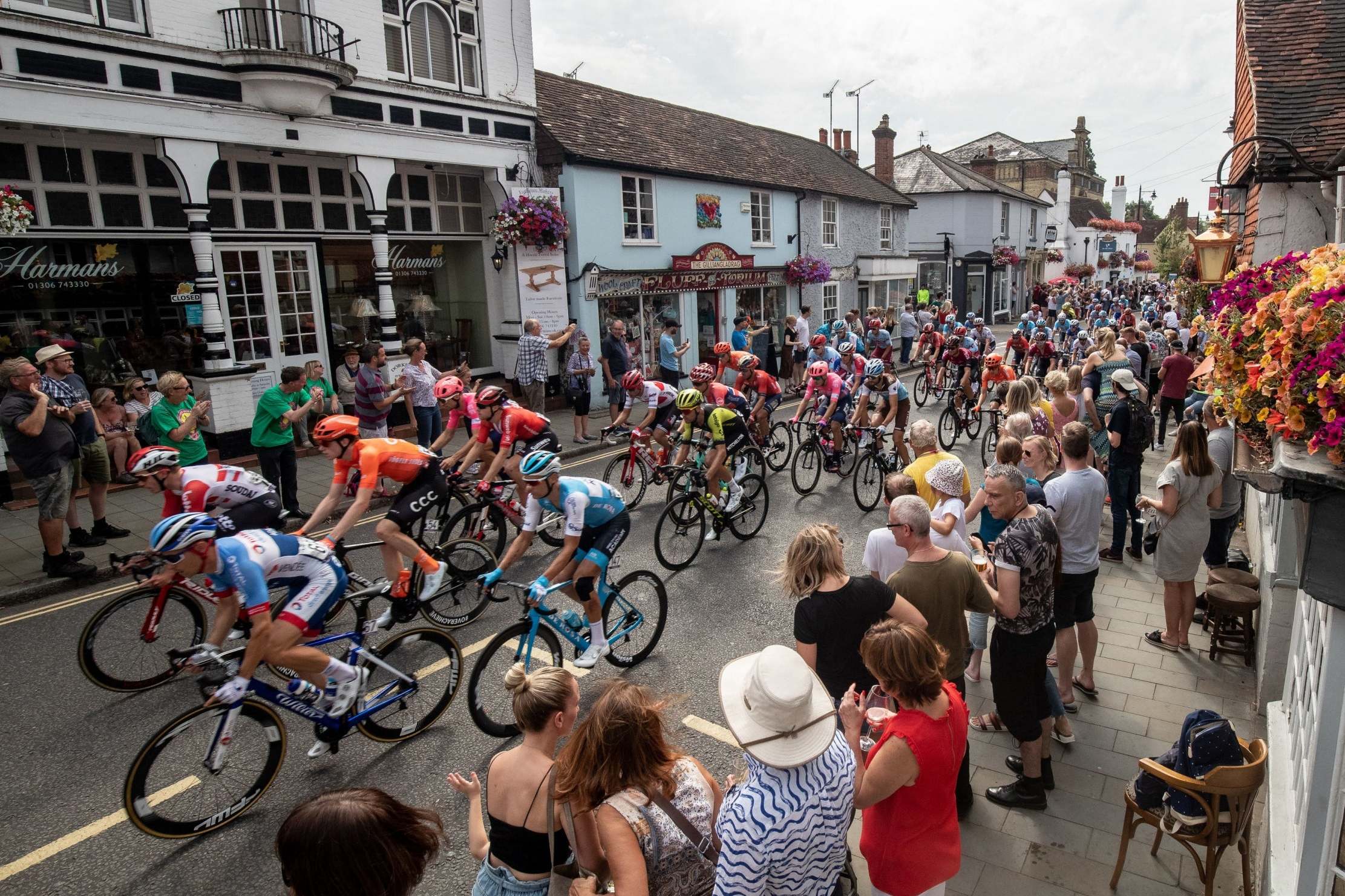 Thousands of cyclists take to the streets for RideLondon 2019
