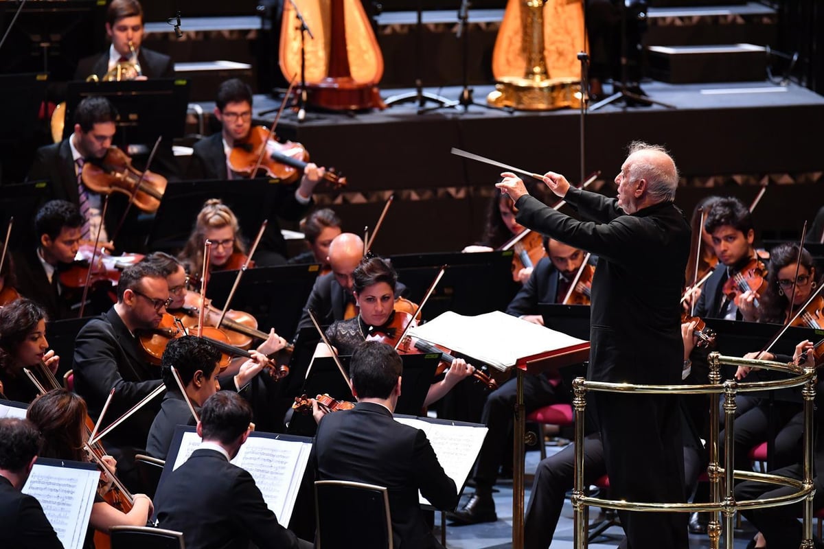 Proms 2019, West-Eastern Divan Orchestra/Barenboim review: An orchestral union to be treasured | London Evening Standard