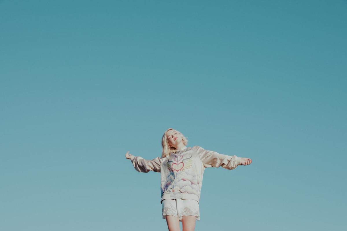 Stella McCartney designs a £1335 silky bomber jacket for Taylor Swift's Lover tour | London Evening Standard