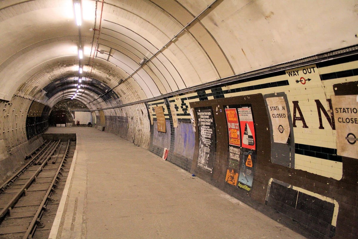 27 images of forgotten stations and disused tunnels in the London Underground | London Evening Standard