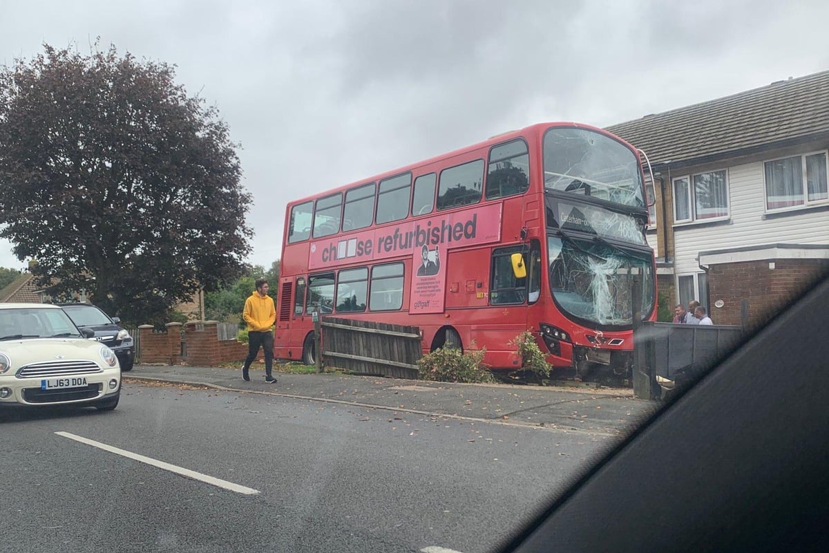 Double-decker bus crashes into front garden of Surrey home | London Evening Standard