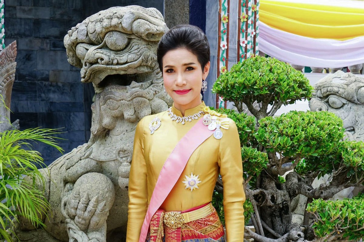 Thai king's royal consort stripped of title over 'disrespectful behaviour' | London Evening Standard