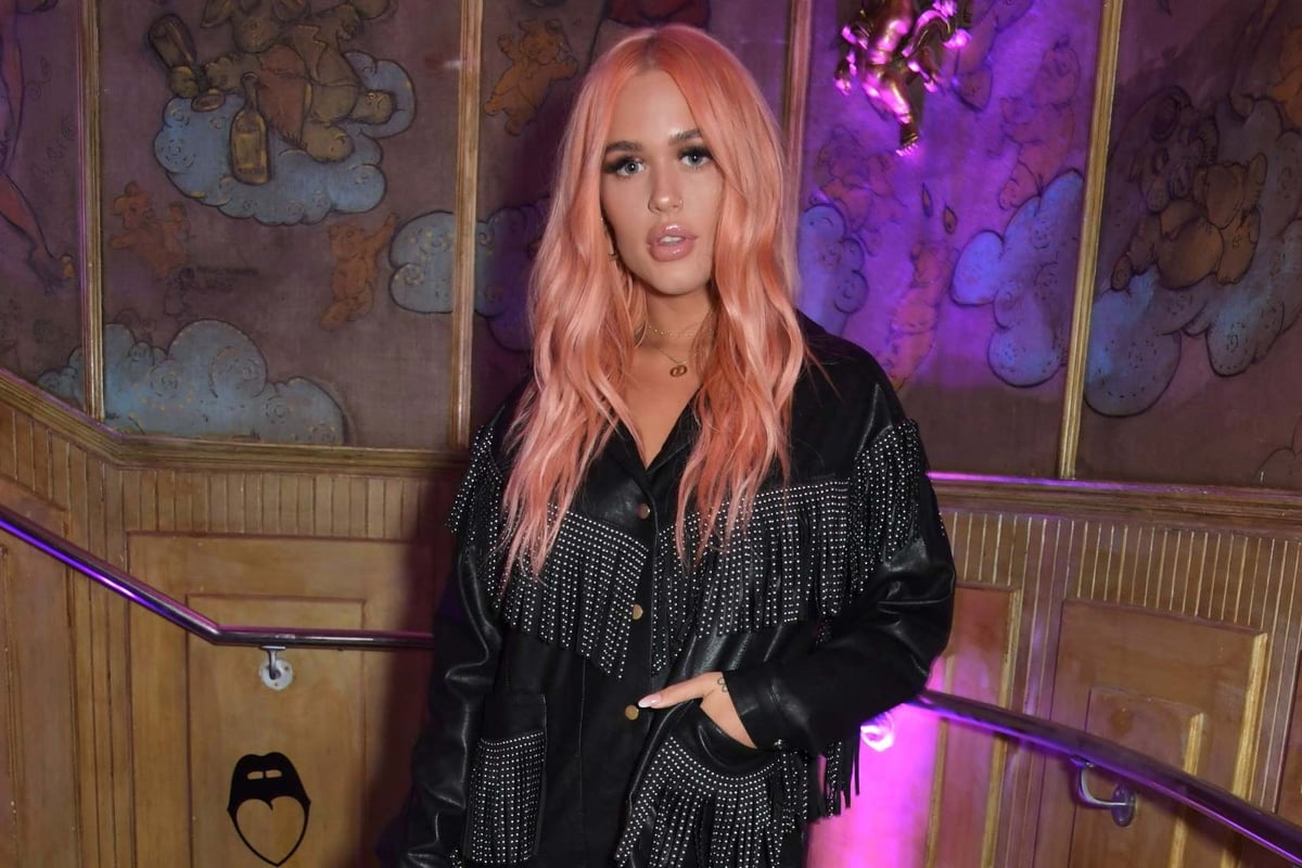 Lottie Tomlinson defends decision to go on night out after mum's death | London Evening Standard