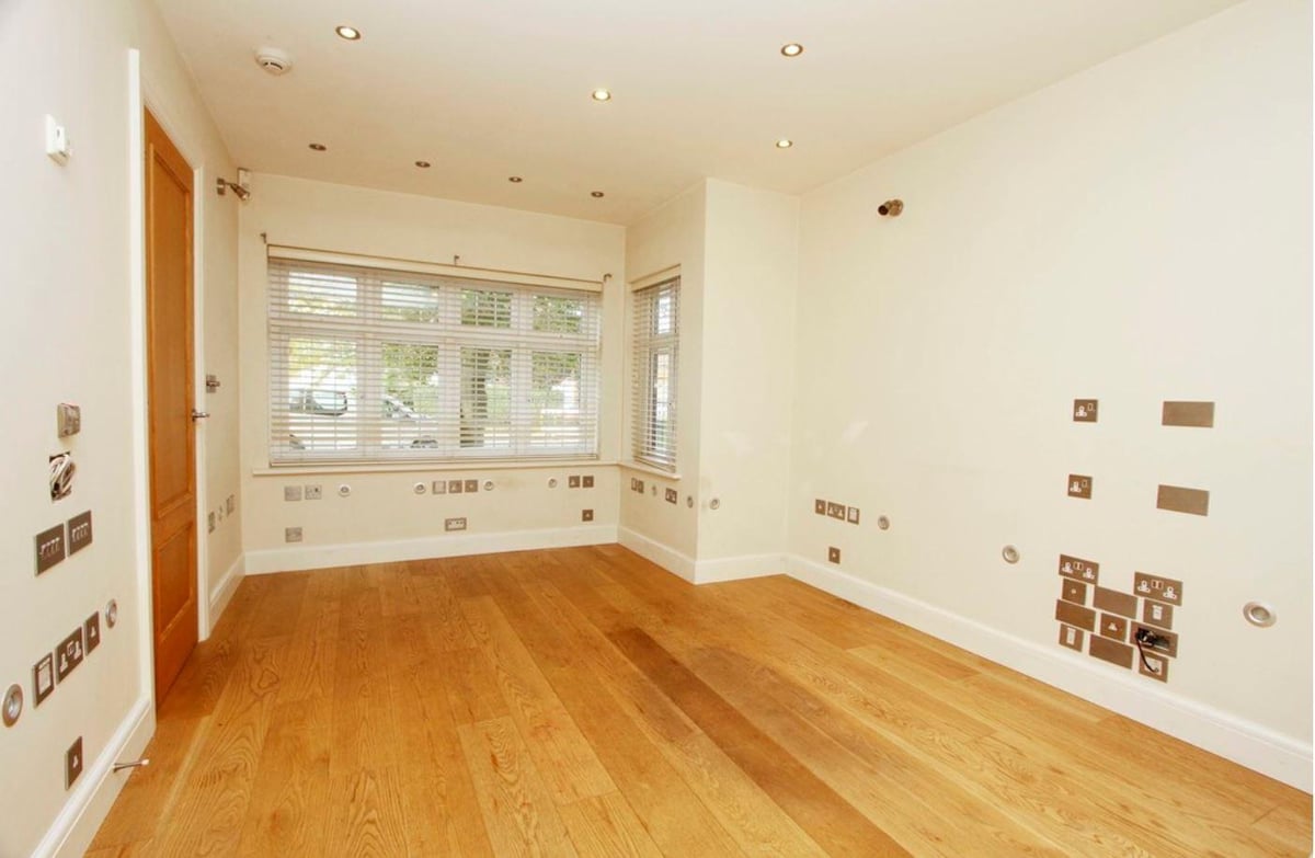 £1.3m London house listing goes viral due to its huge amount of... plug sockets | London Evening Standard