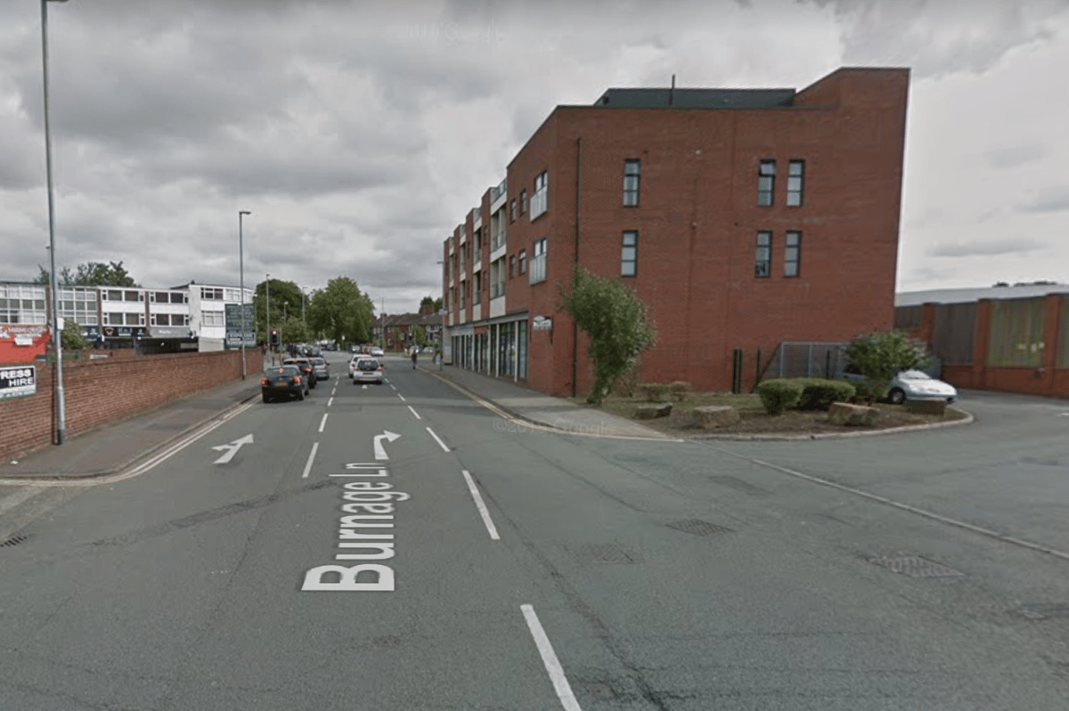 Teenager killed after car hits building following police chase | London Evening Standard