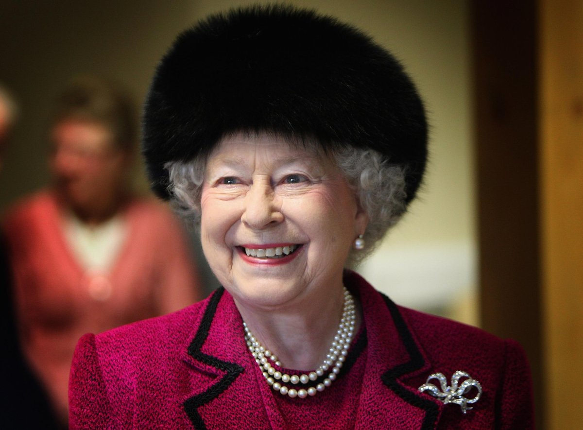 The Queen makes history as the first royal to announce she's fur-free | London Evening Standard
