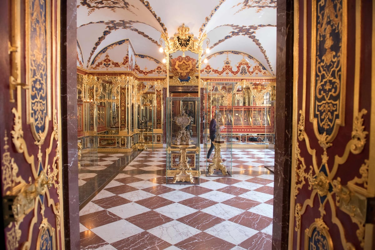 Jewels worth £1 billion euros stolen from Dresden museum in early morning raid | London Evening Standard