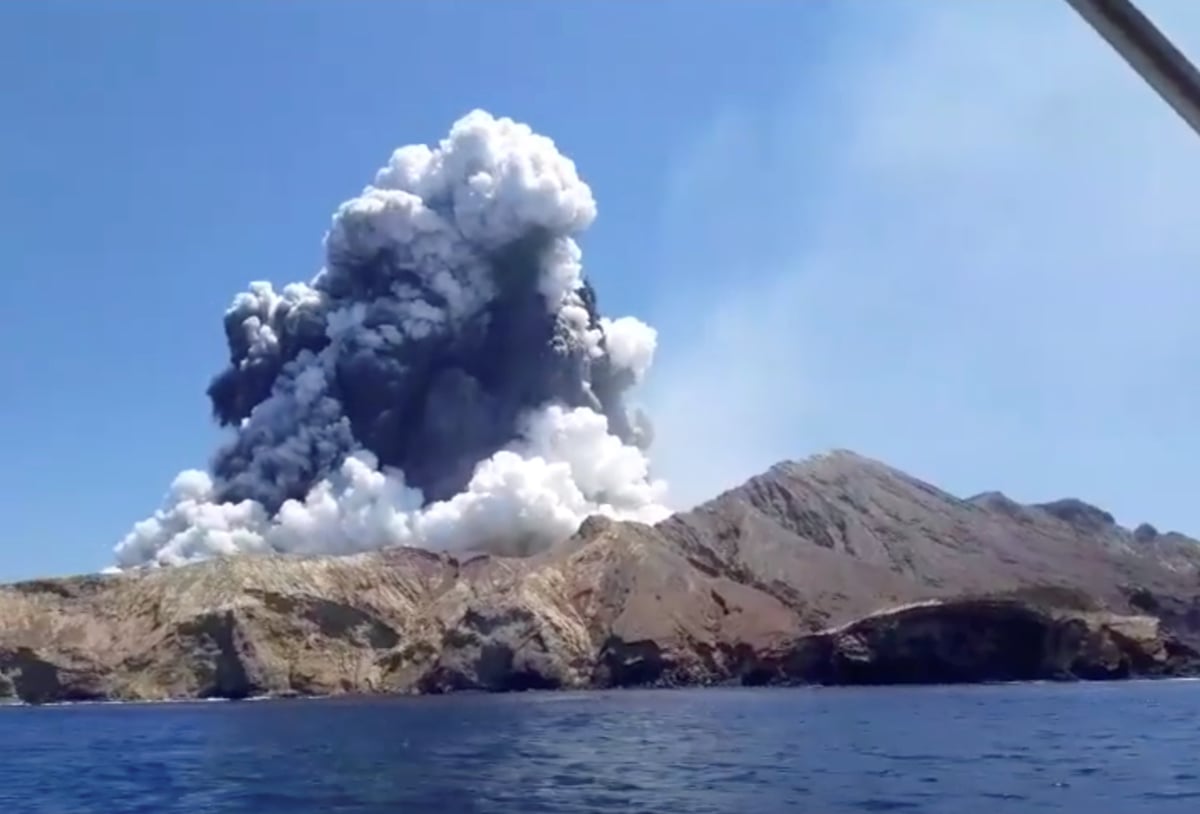 New Zealand volcano: Eight still missing after eruption on White Island which left five dead and injured 34 | London Evening Standard