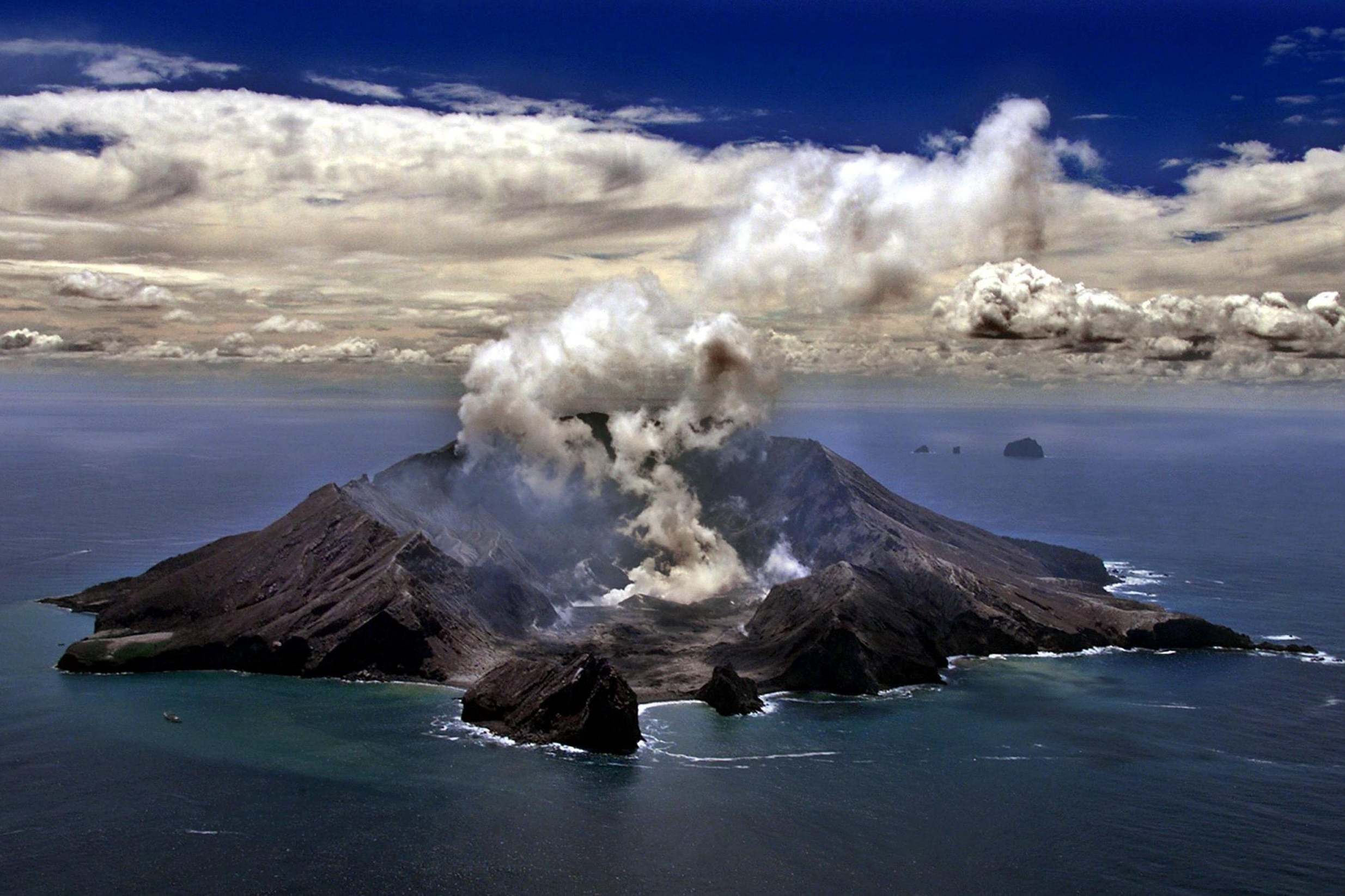 New Zealand needs 1.2 million cm of skin for volcano victims