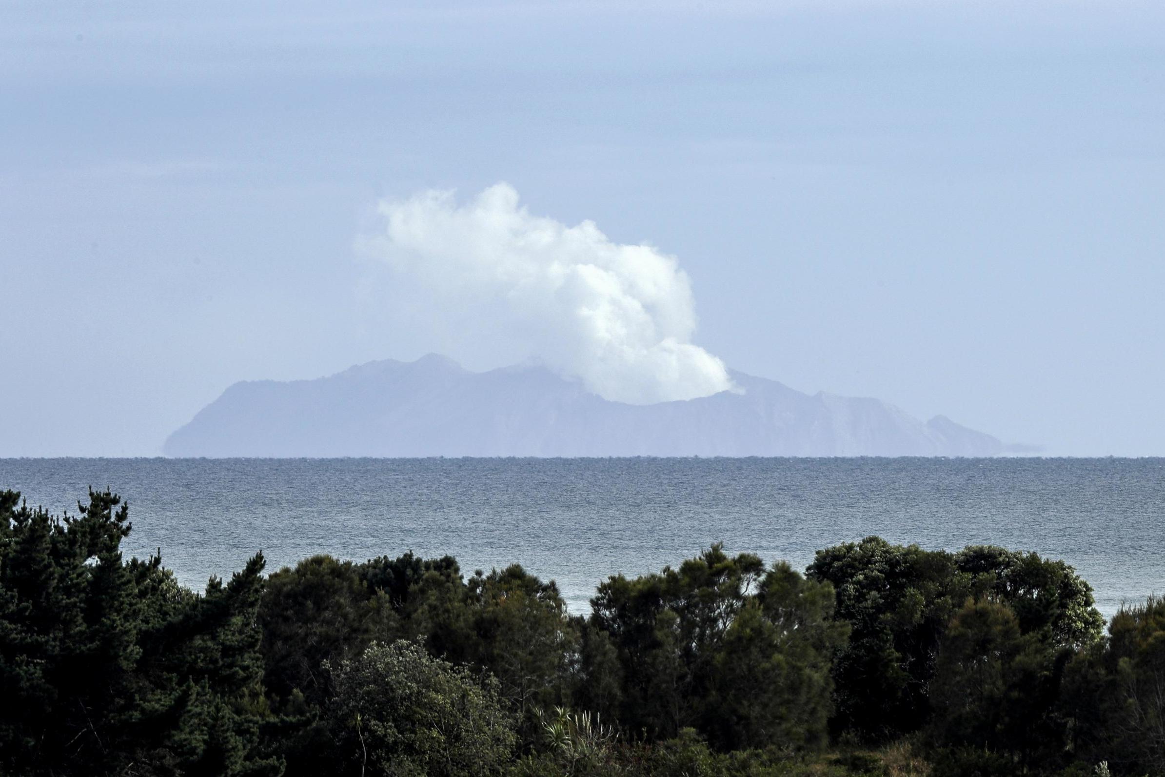 NZ volcano victim recovery delayed amid fears of another eruption