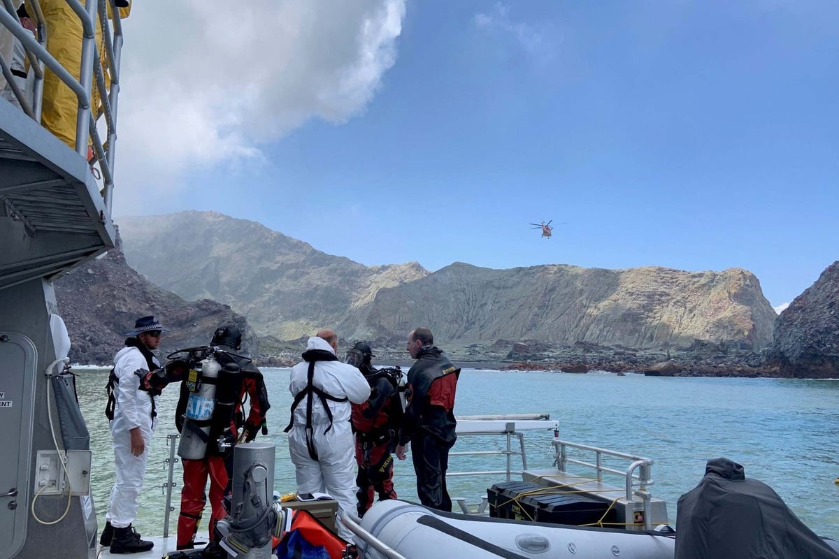 New Zealand volcano eruption: Death toll rises to 15 as divers continue search for victims in near zero visability | London Evening Standard