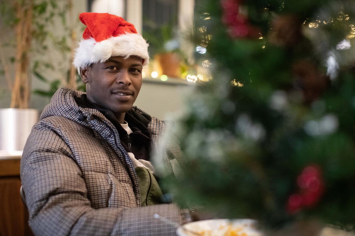 The Homeless Fund: London’s homeless tuck into Christmas dinners at festive shelters across the city | London Evening Standard