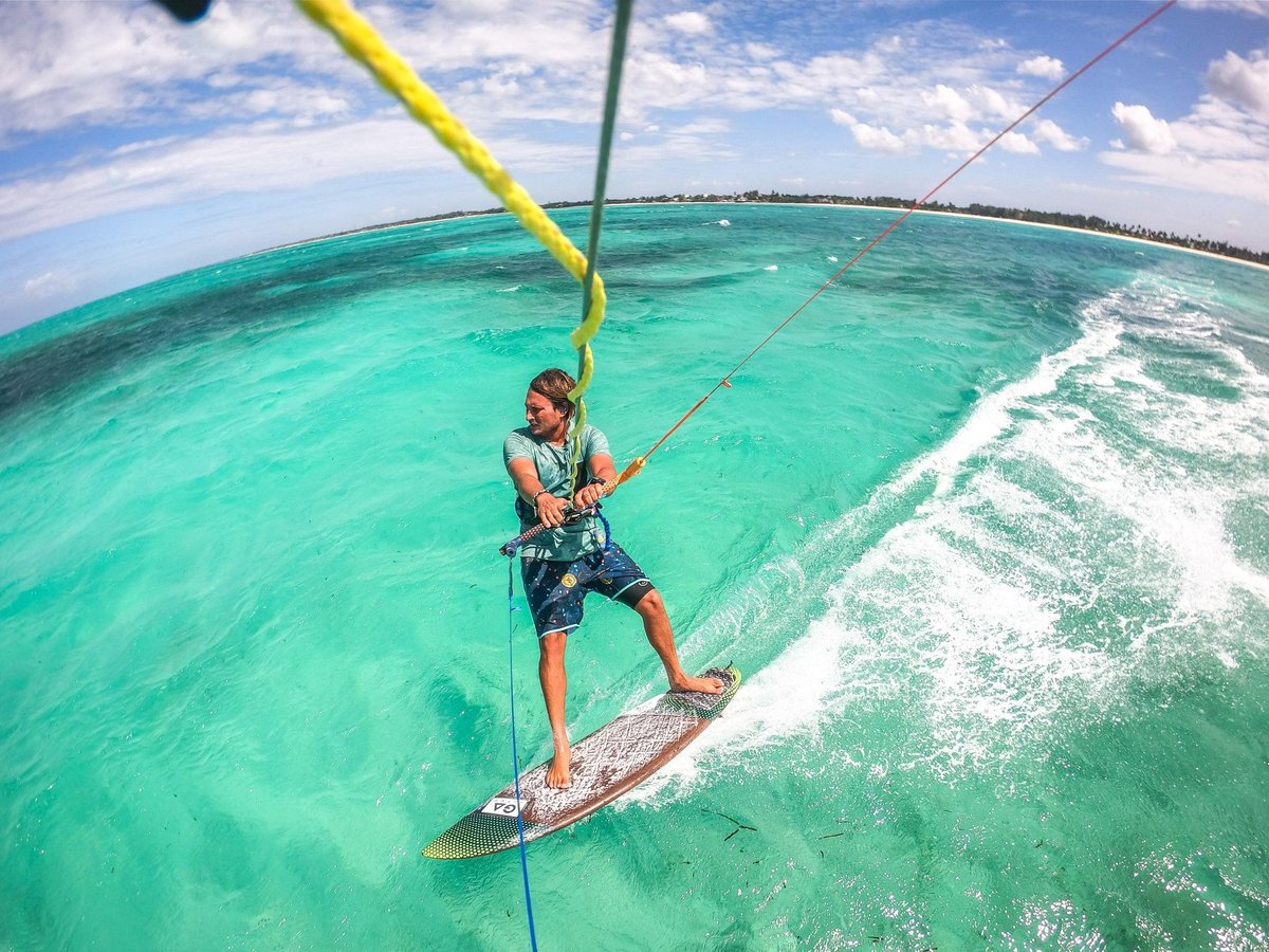 The thrill of kite surfing in Zanzibar | London Evening Standard