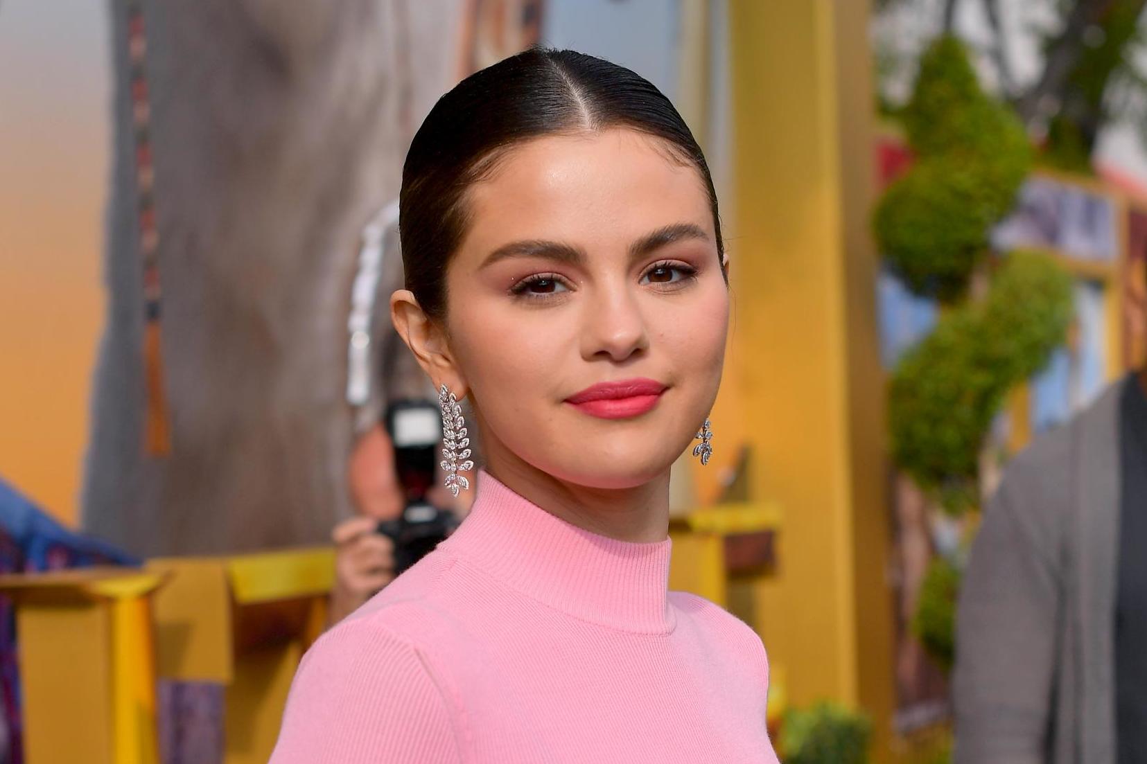 Selena Gomez announces new Rare makeup line launching this summer