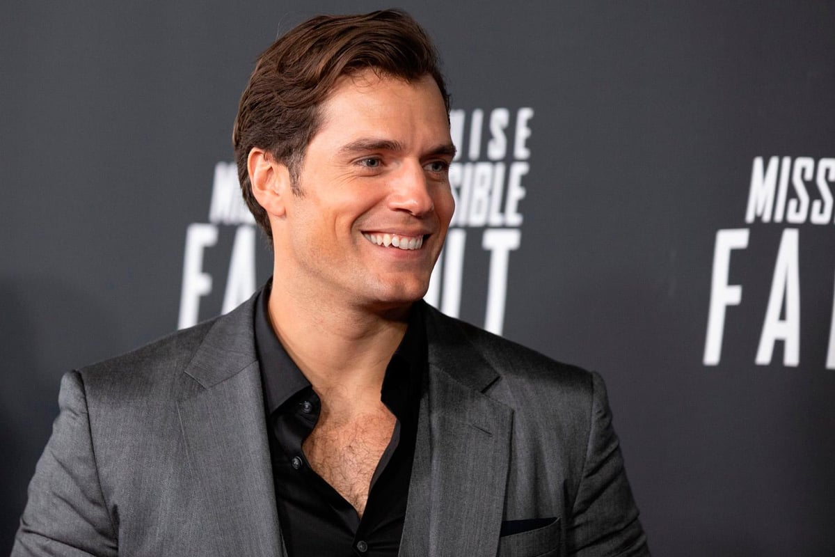 Henry Cavill proves he's a man of many talents as he builds a computer from scratch | London Evening Standard