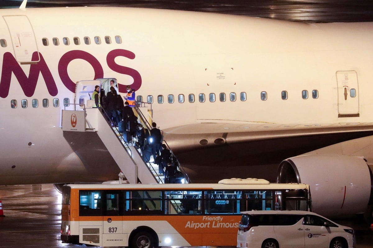 Brits evacuated from coronavirus-hit cruise ship Diamond Princess on flight back to UK | London Evening Standard