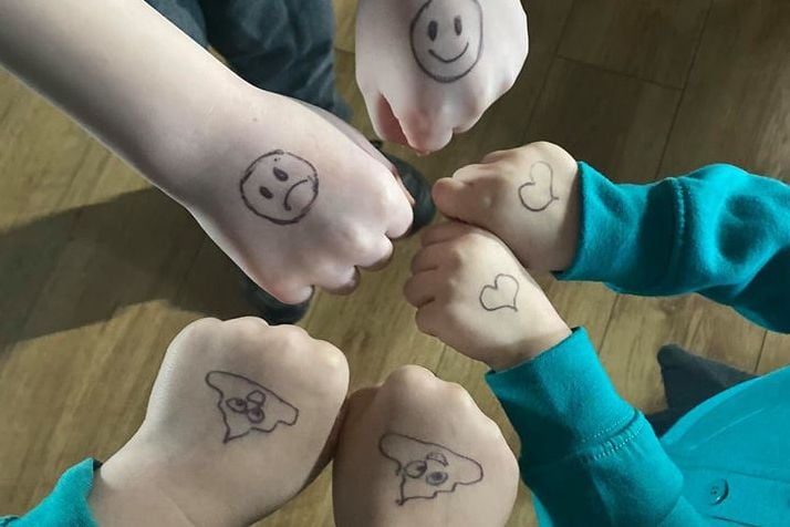 Mum's ingenious coronavirus hand-washing technique praised by parents as she uses emojis to encourage kids | London Evening Standard