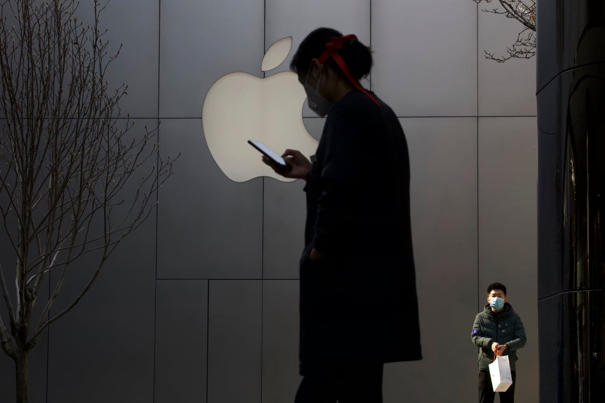 Apple closes all stores outside China over coronavirus | London Evening Standard