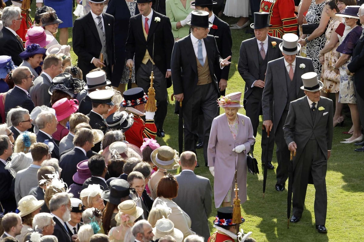 Queen cancels Buckingham Palace garden parties due to coronavirus outbreak - but guests will be back next year | London Evening Standard