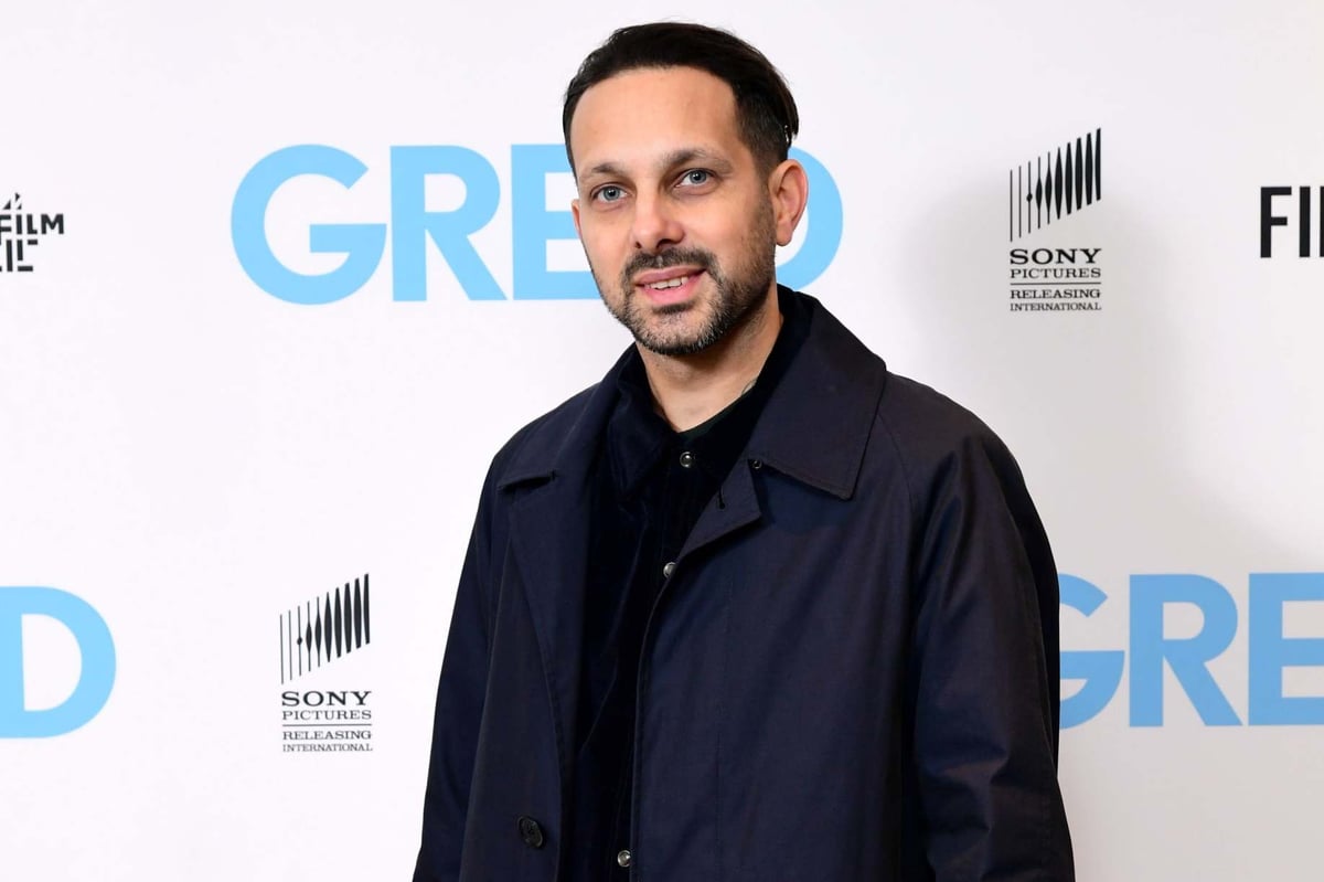 Dynamo appears to walk through US-Mexico border wall in new stunt footage | London Evening Standard