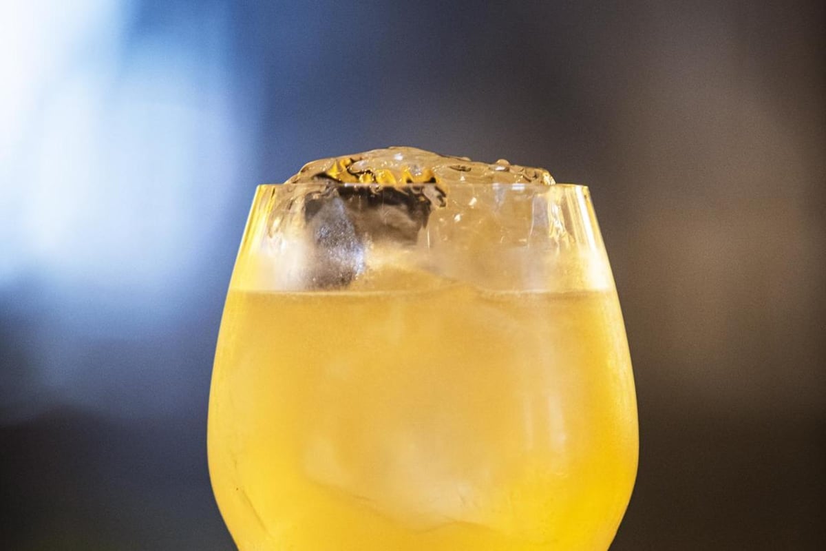 Quarantine Cocktail Club: The Peachy Life, from The Artesian's Anna Sebastian | London Evening Standard
