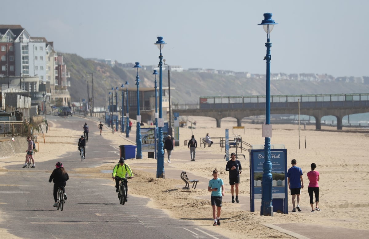 Outdoor exercise could be banned if Brits defy coronavirus lockdown, Matt Hancock warns | London Evening Standard