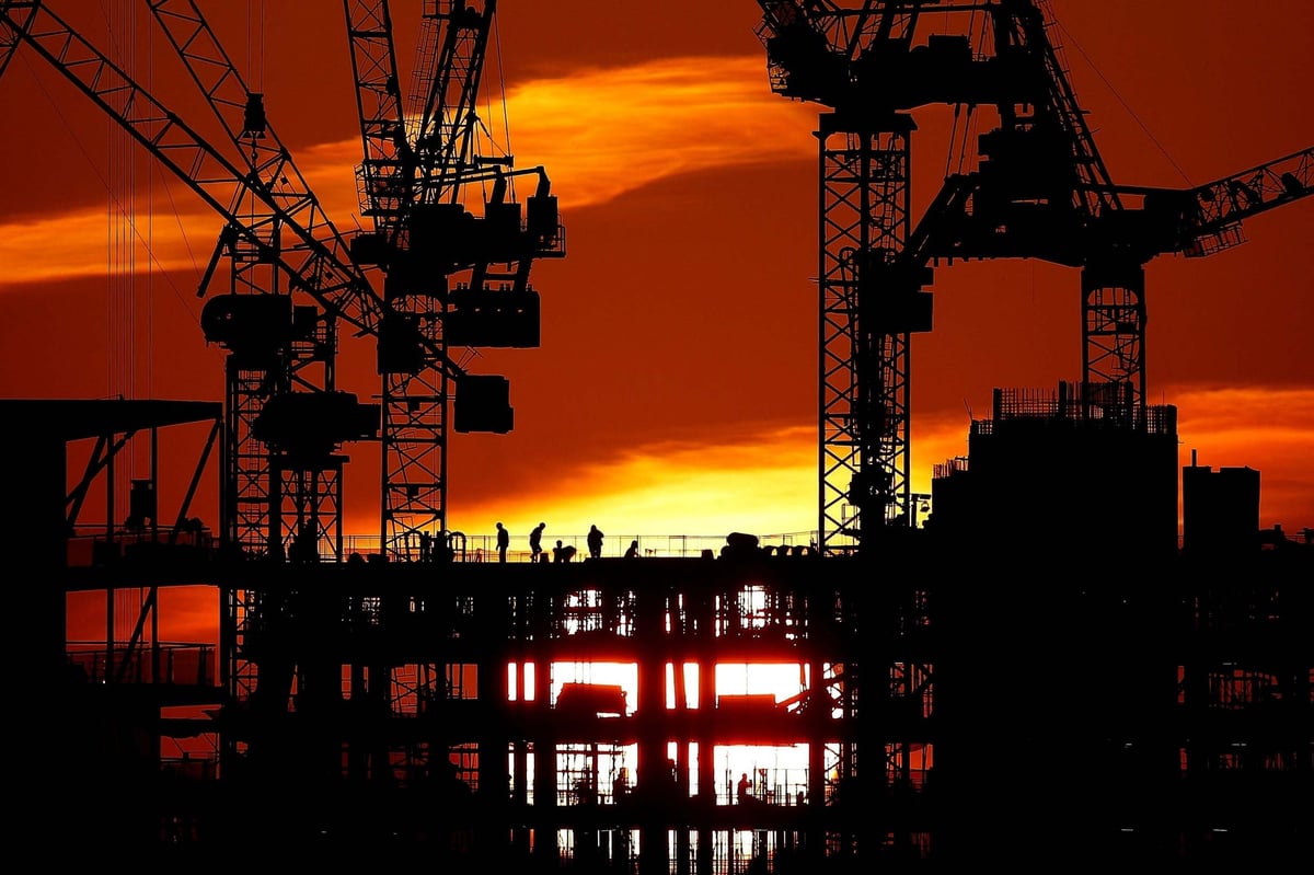 Building sector ‘bulldozed’ and new car sales plummet | London Evening Standard