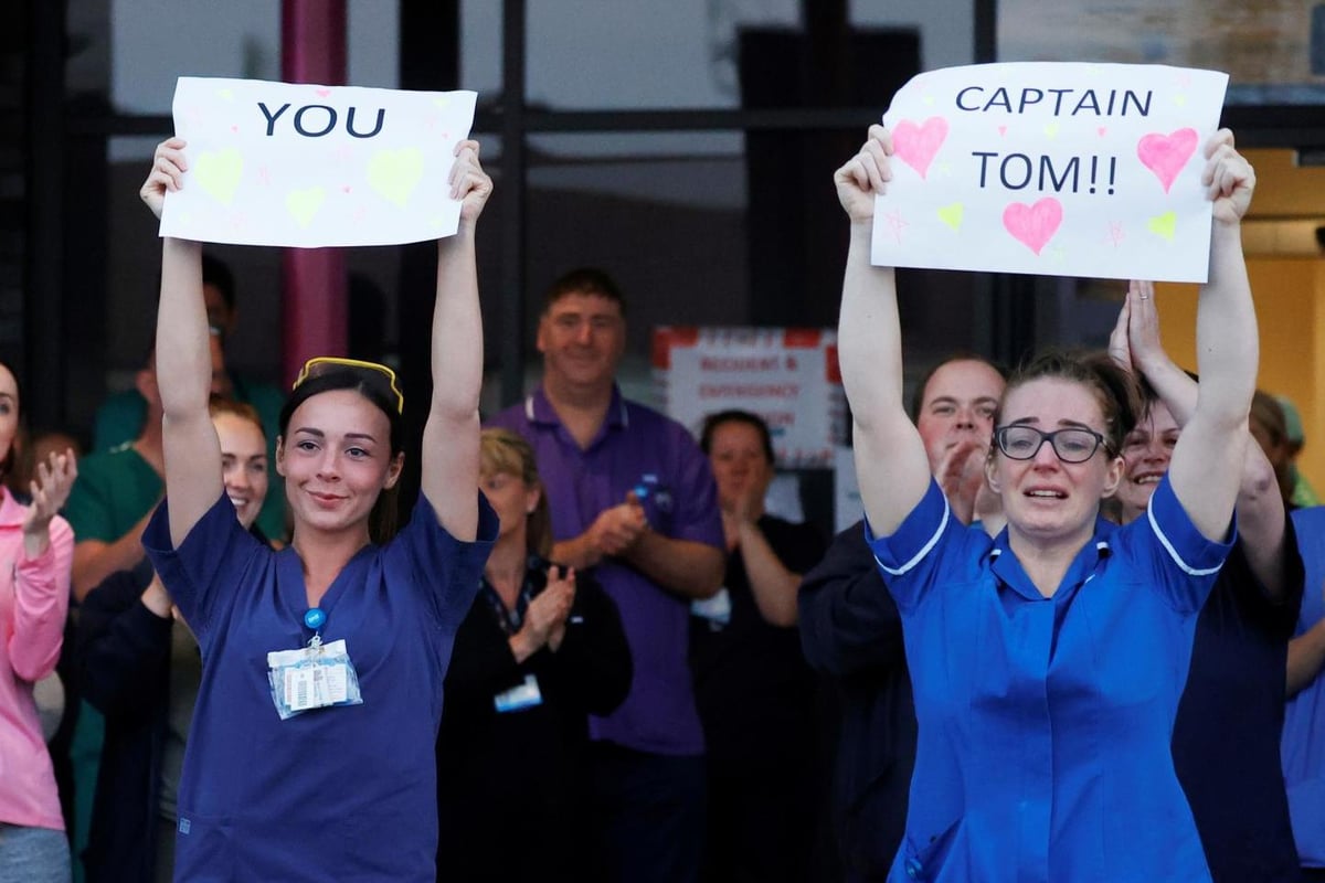 NHS staff and Carrie Symonds thank 'inspirational' war veteran Captain Tom Moore during weekly applause | London Evening Standard