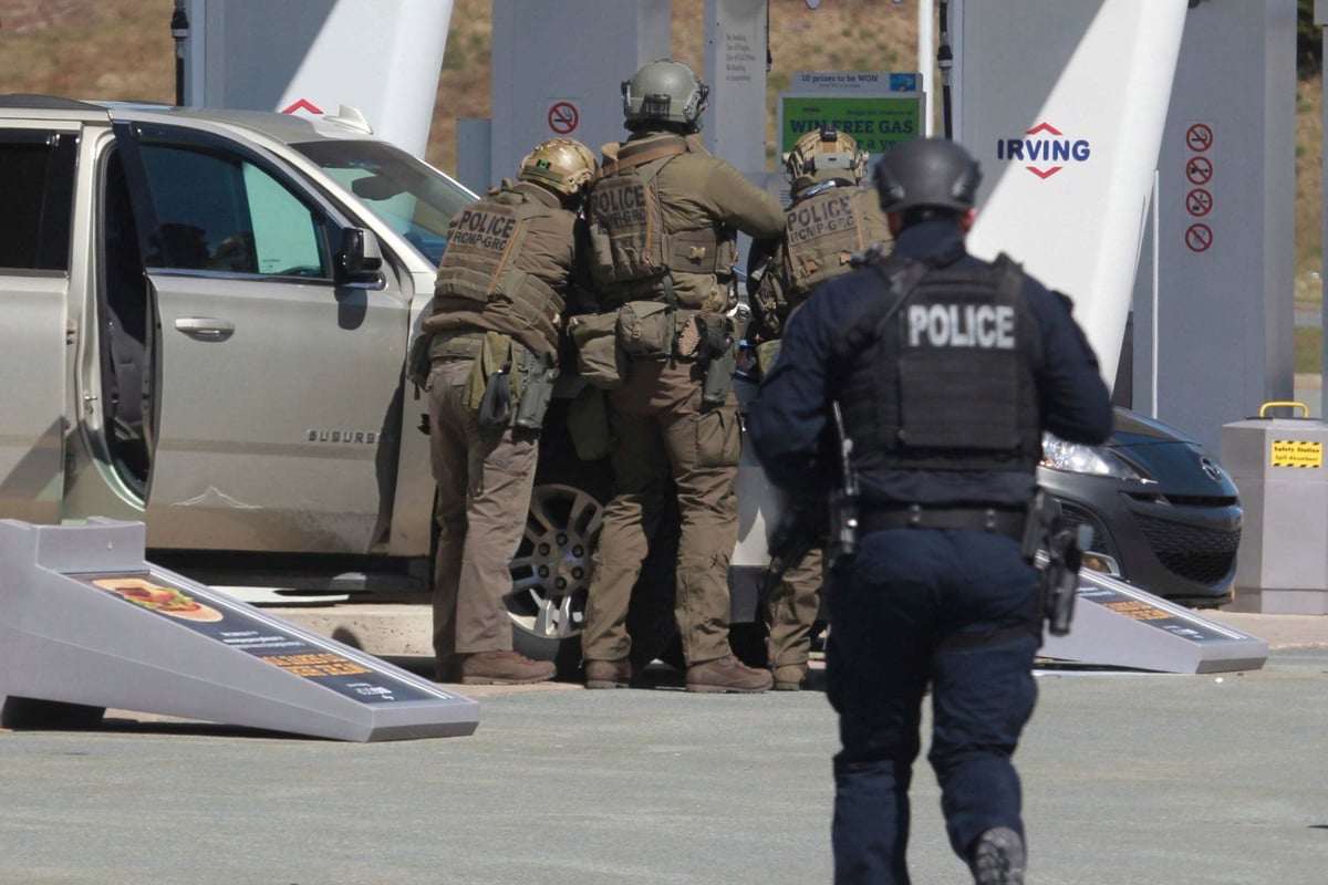Nova Scotia shootings: Gunman ‘dressed as policeman’ kills 16 in deadliest ever attack in Canada | London Evening Standard
