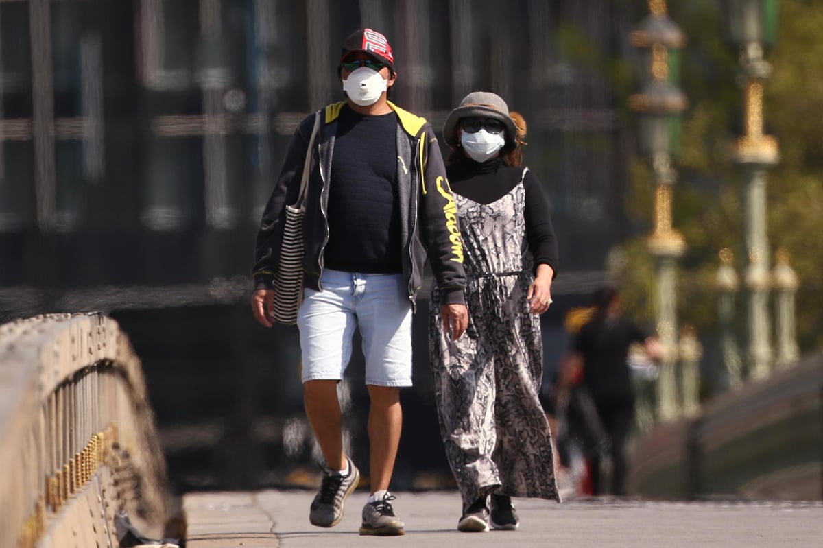 UK coronavirus lockdown exit plan could allow people to see 'bubbles' of up to 10 family members and friends | London Evening Standard