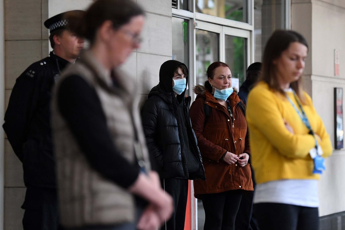 Coronavirus death toll in UK hospitals rises by 586 | London Evening Standard