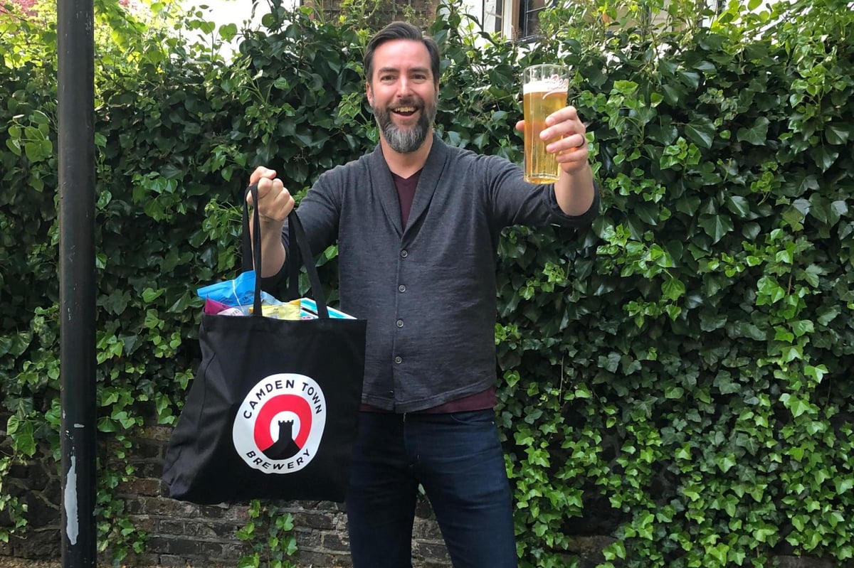 Man pays £800 for a pint during lockdown – but it's all in aid of Hospitality Action | London Evening Standard