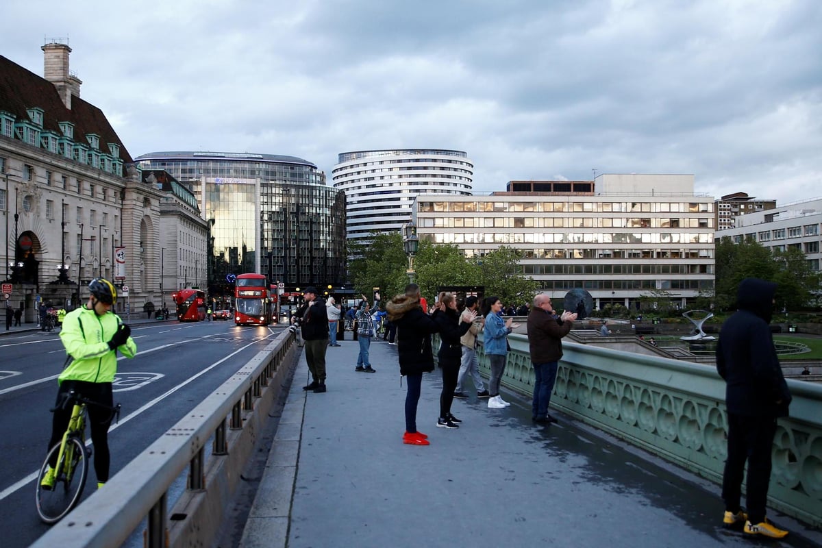 Londoners again gather on Westminster Bridge to Clap for Carers despite police warning | London Evening Standard