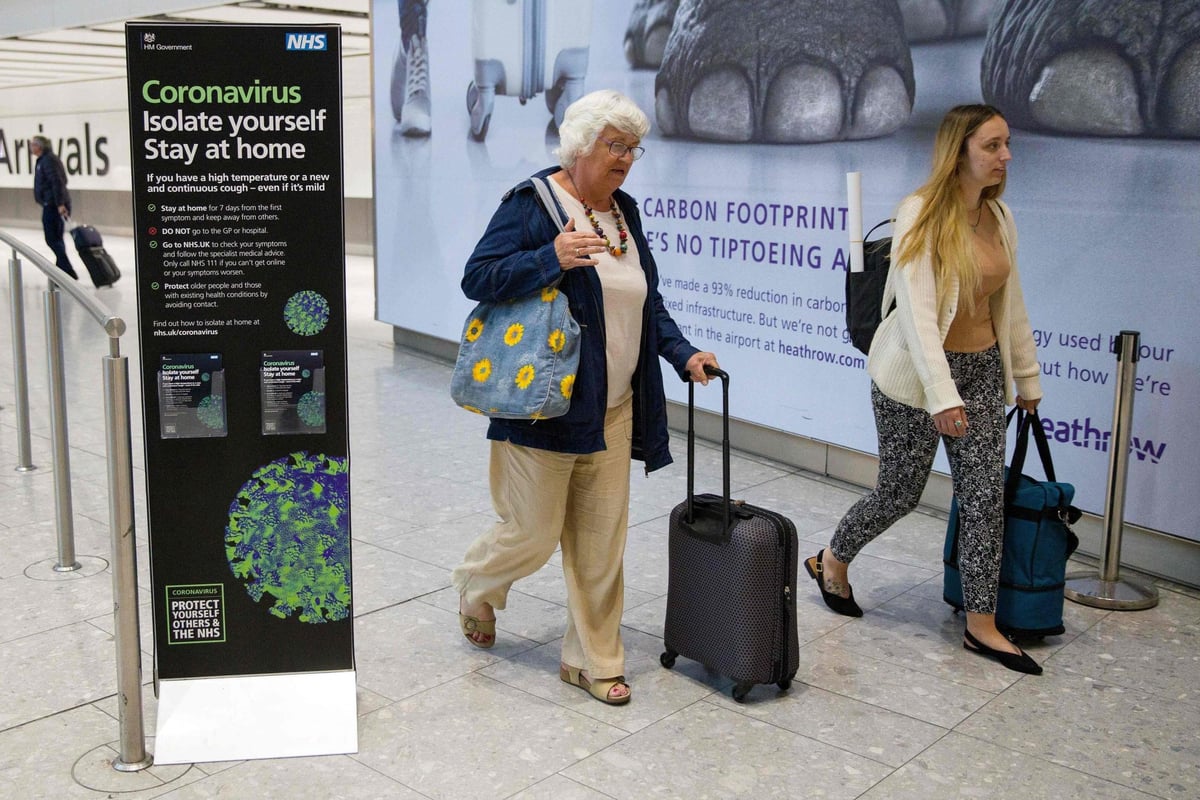 Arrivals in UK airports and sea ports 'to enter enforced quarantine for two weeks' | London Evening Standard